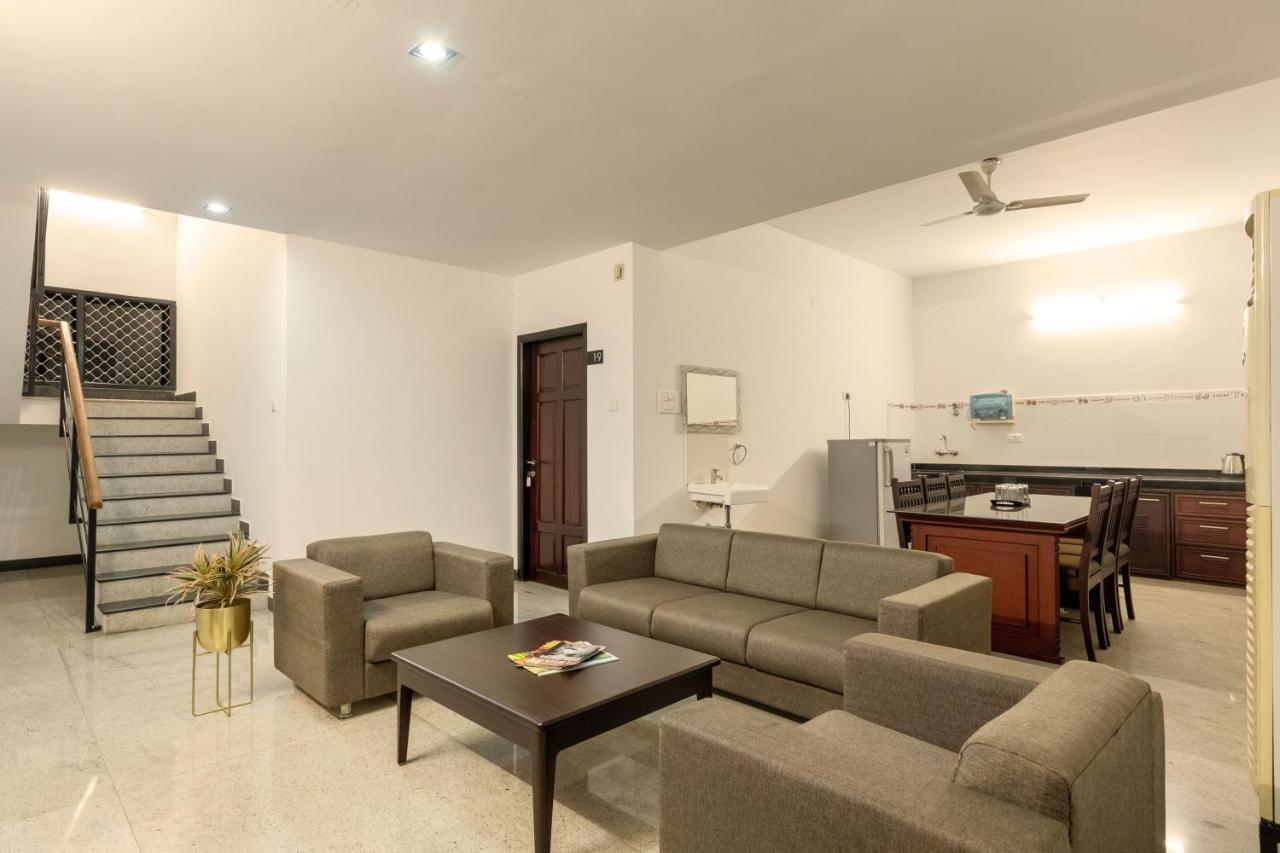 Hotel Paramount Suites & Service Apartments منغالور المظهر الخارجي الصورة