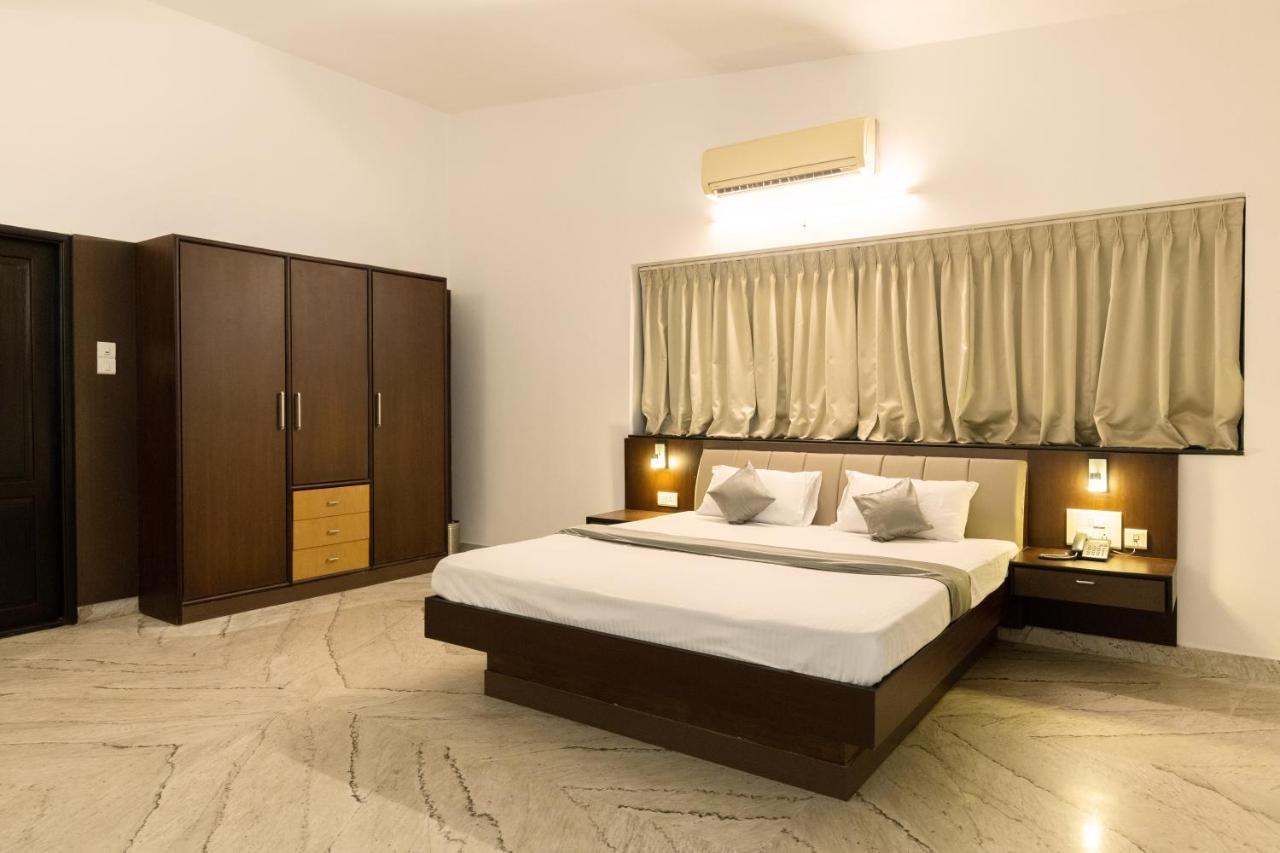 Hotel Paramount Suites & Service Apartments منغالور المظهر الخارجي الصورة